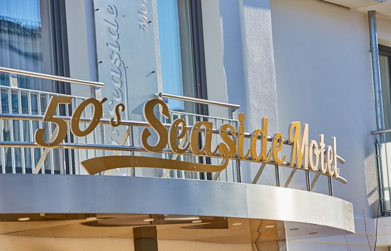 Bernstein Hotel "50'S Seaside Motel" Busum Exterior photo